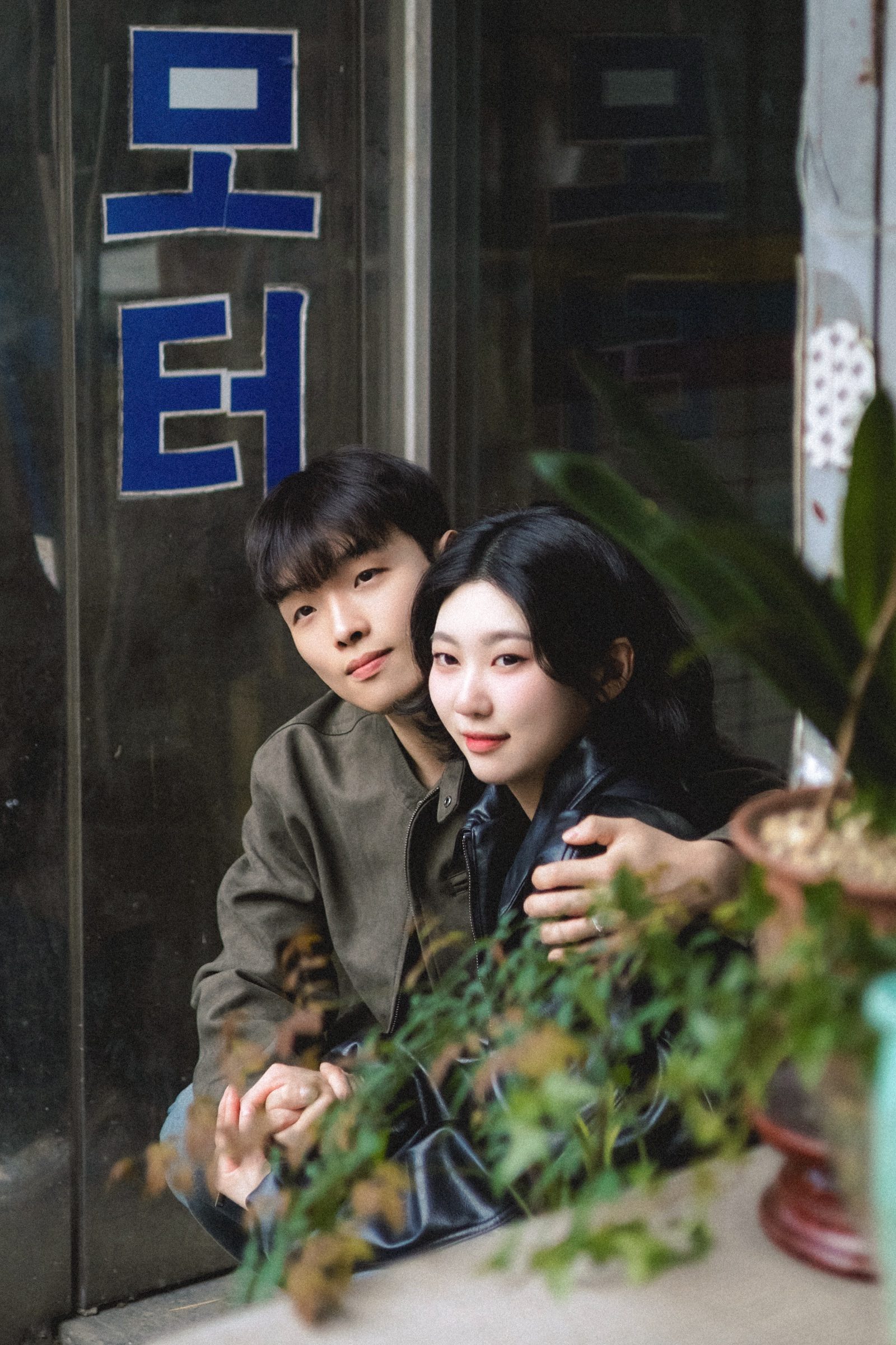 종로에서 찍은 커플사진 · 커플스냅 무드 스냅 사진