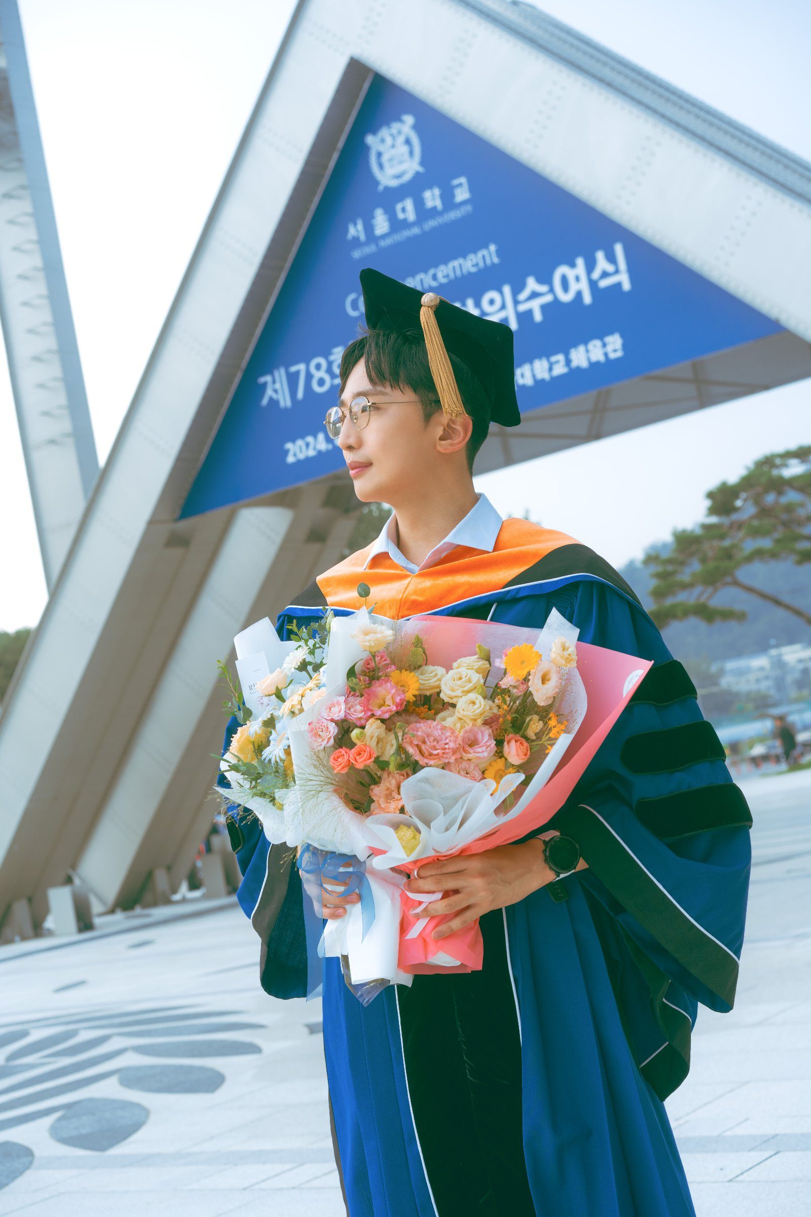 서울에서 찍은 졸업스냅 · 졸업사진 무드 스냅 사진