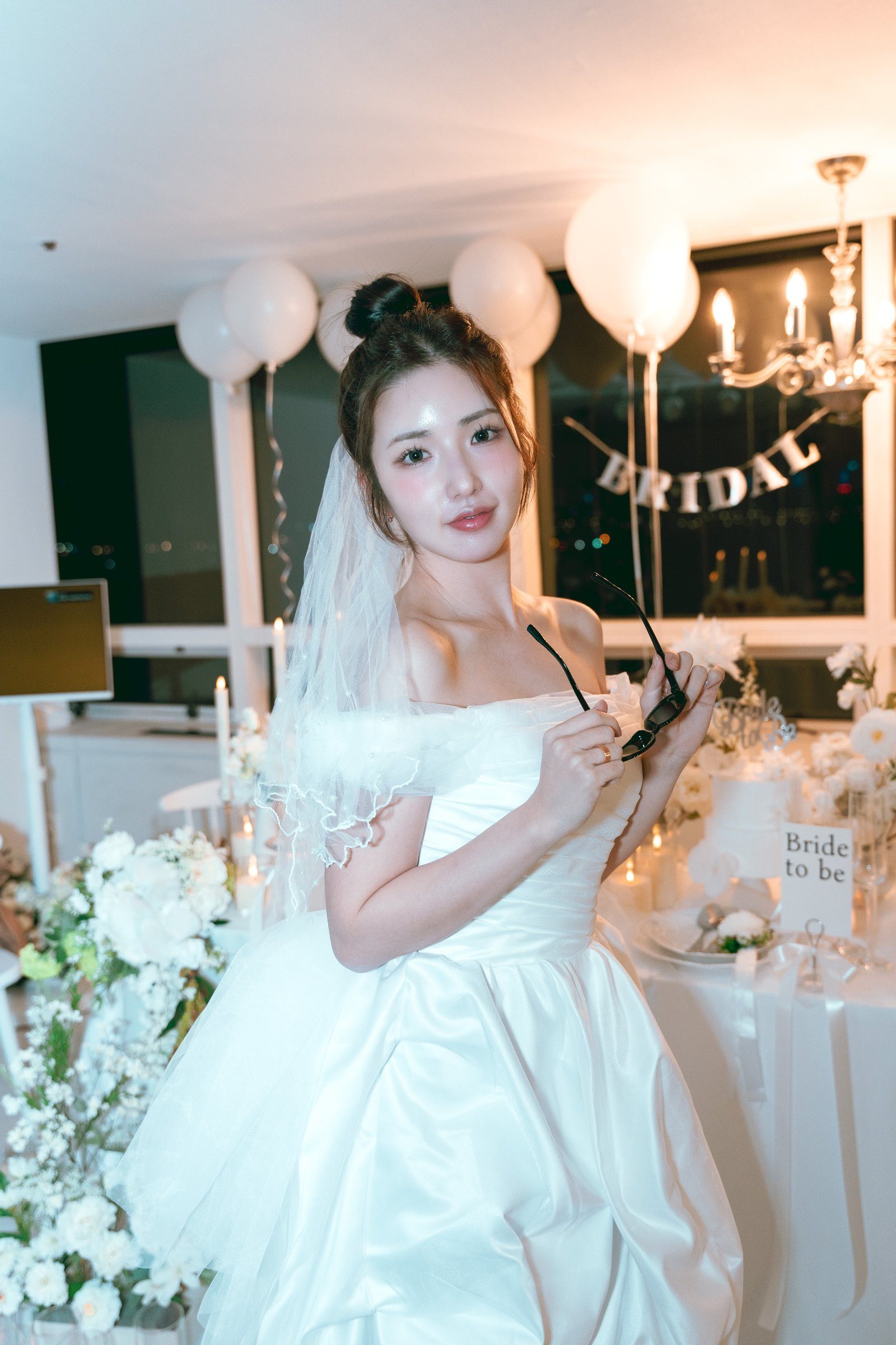 브라이덜샤워 파티룸 (장소 별도 예약)에서 찍은 브라이덜샤워스냅 · 개인스냅 무드 스냅 사진