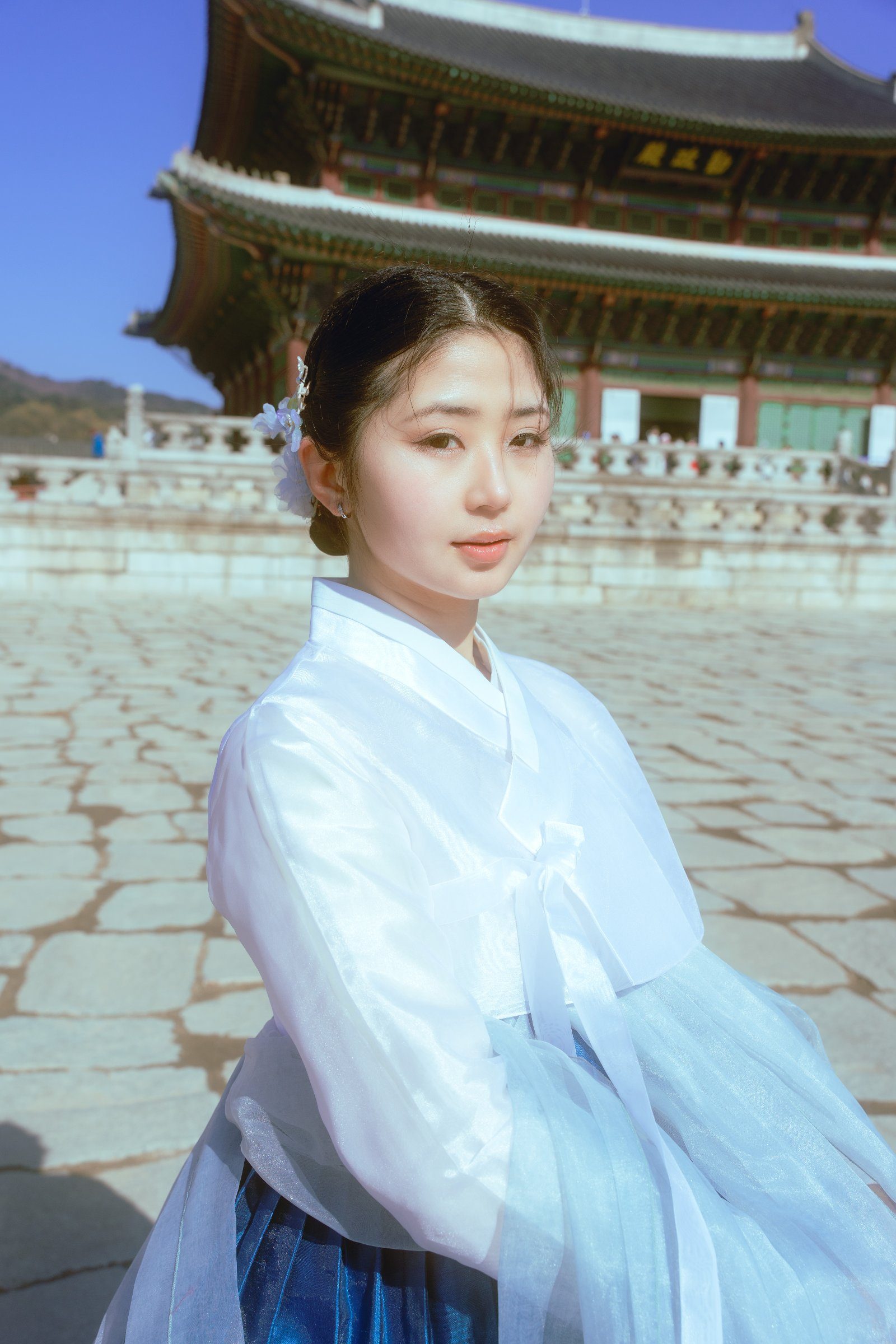 경복궁에서 찍은 빈티지스냅 · 한복스냅 무드 스냅 사진