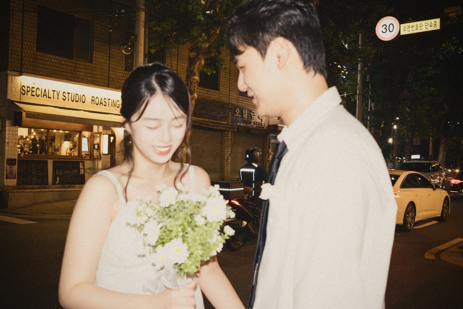 서울 영등포구 문래동에서 찍은 감성 · 웨딩스냅 무드 스냅 사진
