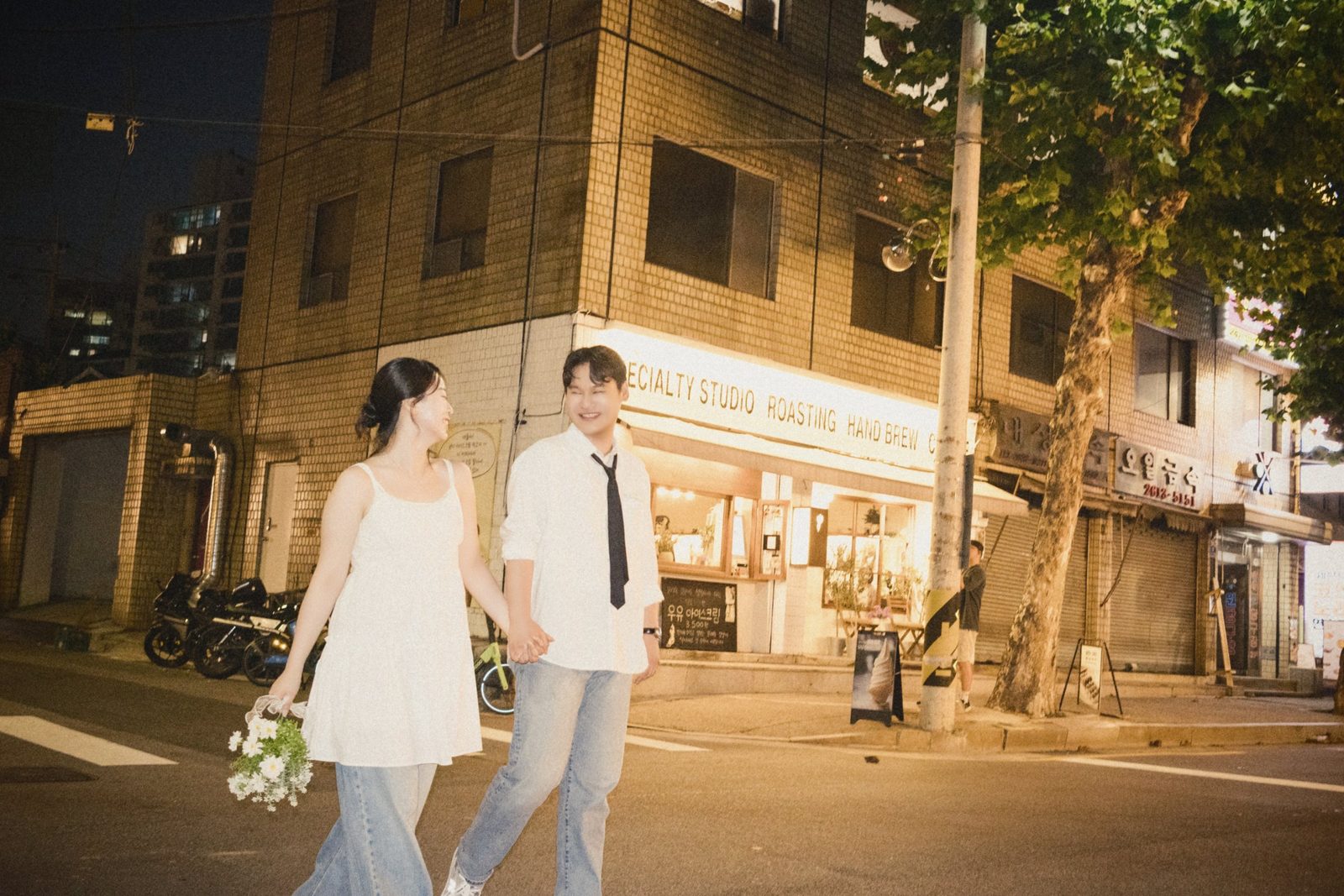 서울 영등포구 문래동에서 찍은 감성 · 웨딩스냅 무드 스냅 사진